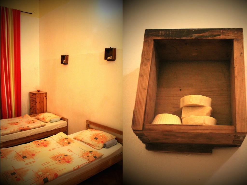 Downtown Hostel Budapesta Cameră foto