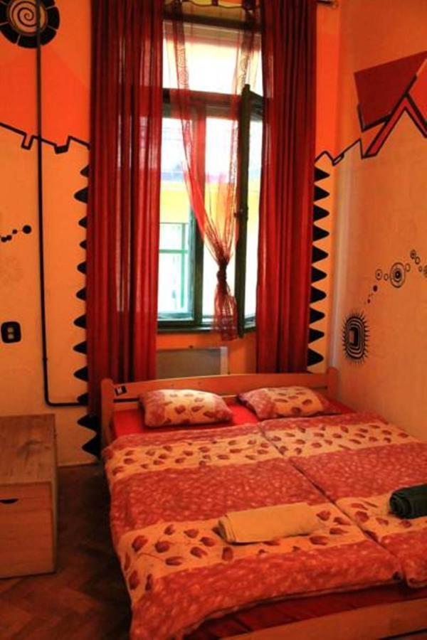 Downtown Hostel Budapesta Cameră foto